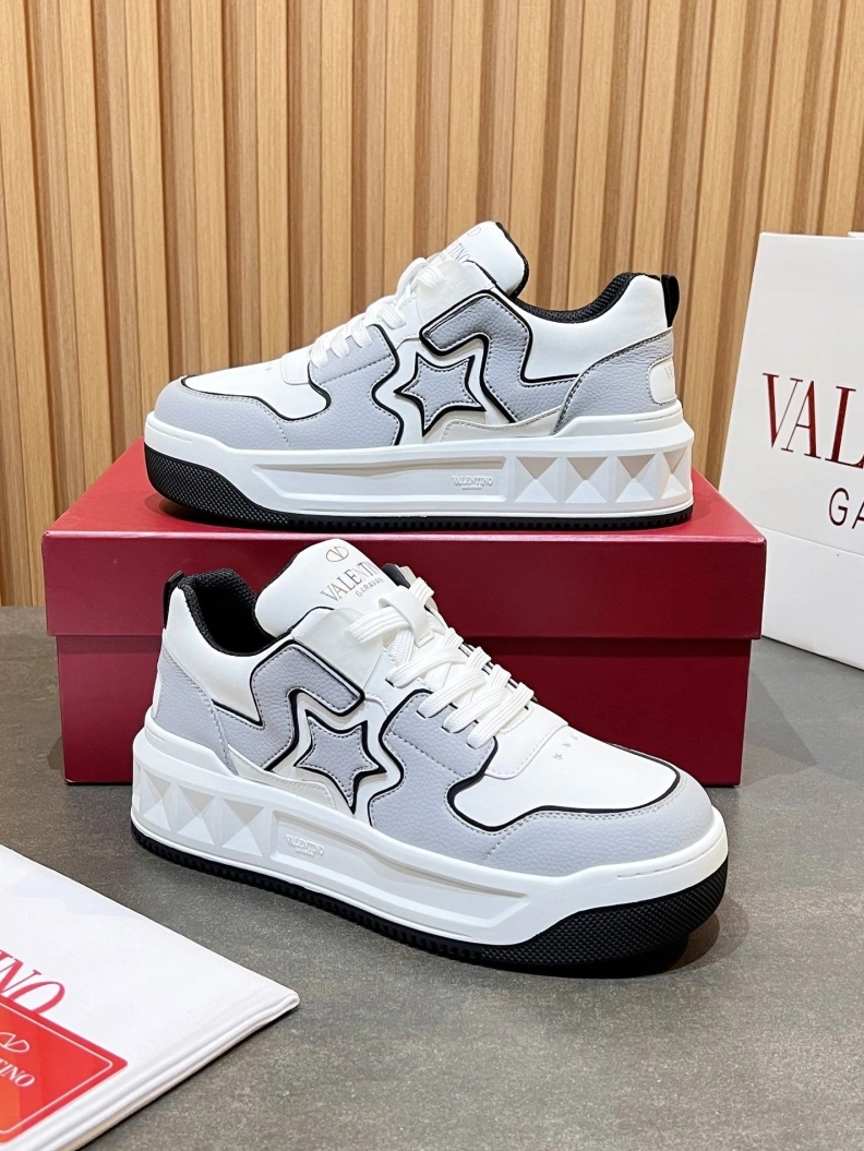 Versatile Vxlxntino Sneakers 229094