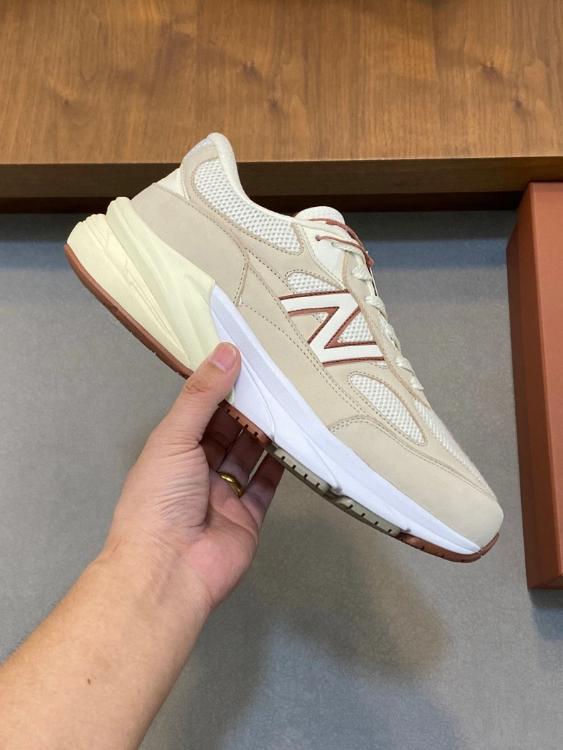 Versatile Othxr Sneakers 210602