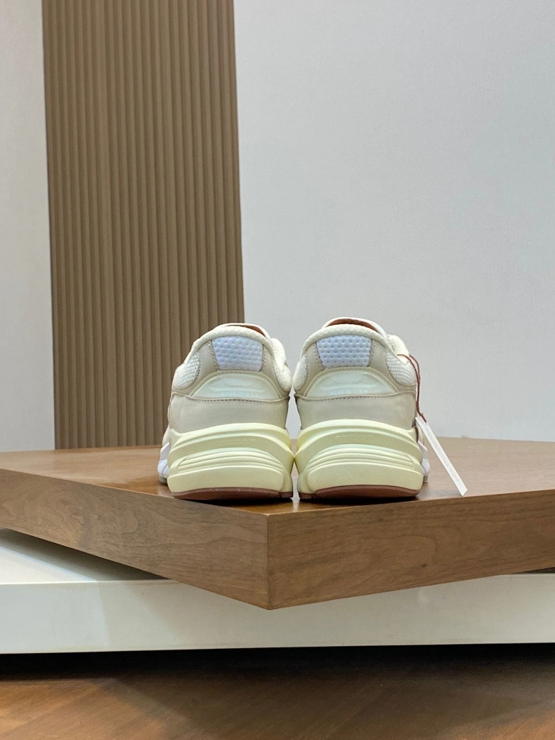 Versatile Othxr Sneakers 210602