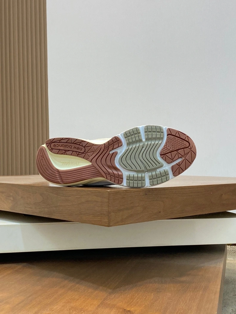 Versatile Othxr Sneakers 210602