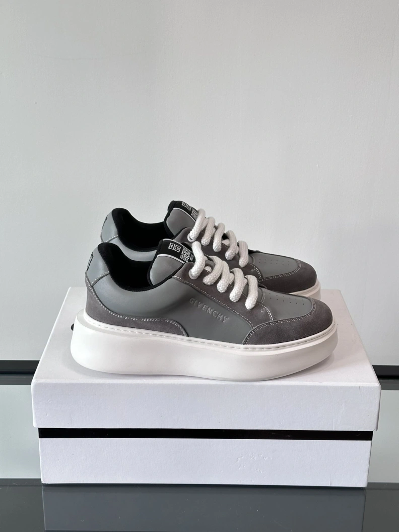 Vibrant Gxvxnchy Sneakers 152312