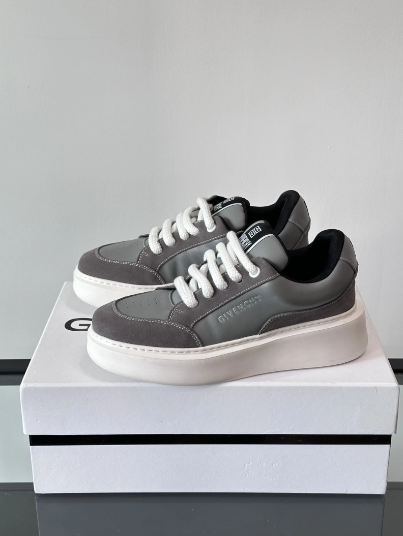 Vibrant Gxvxnchy Sneakers 152312