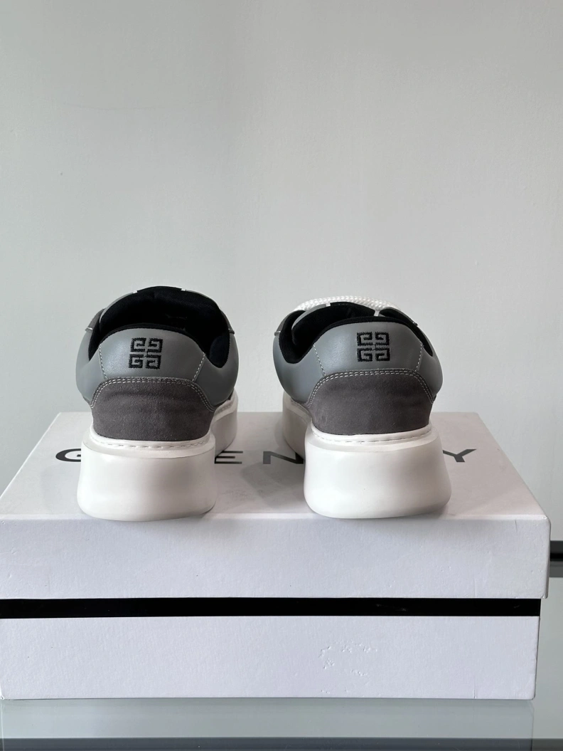 Vibrant Gxvxnchy Sneakers 152312