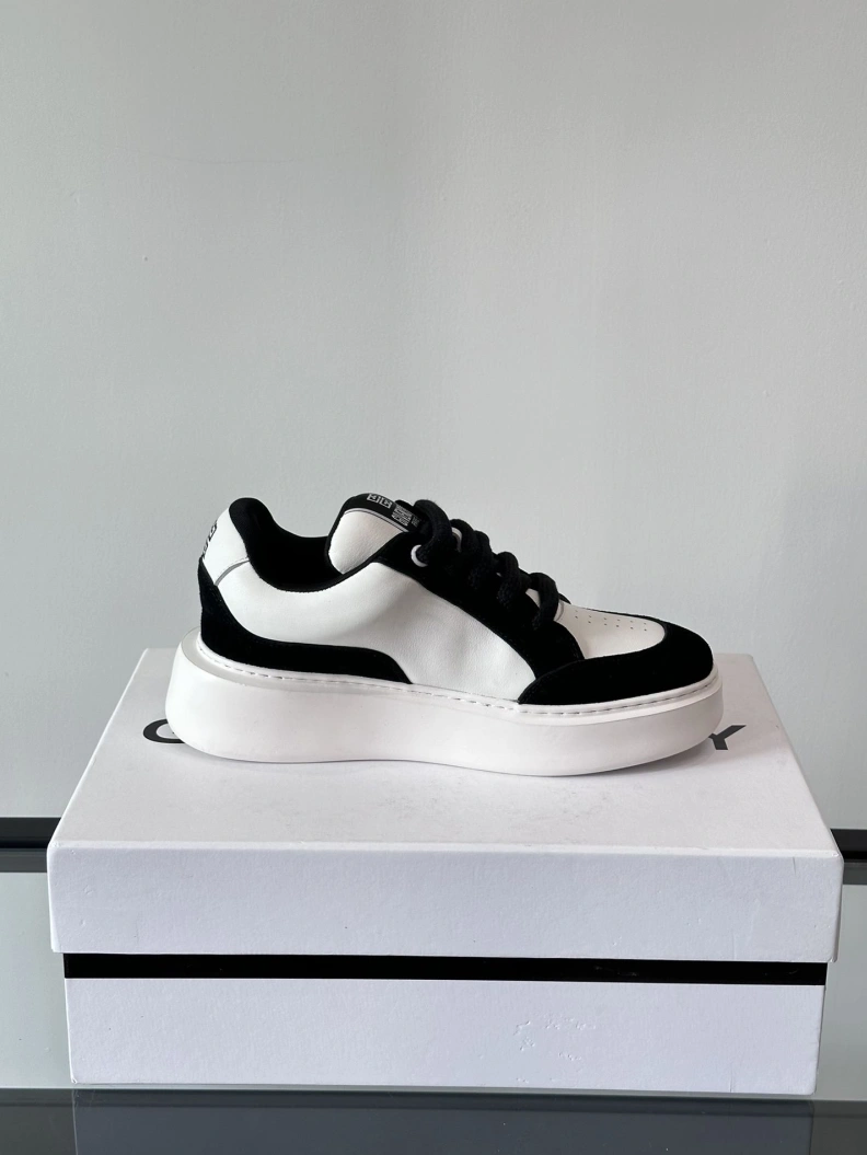 Gxvxnchy Sneakers Affordable 152311