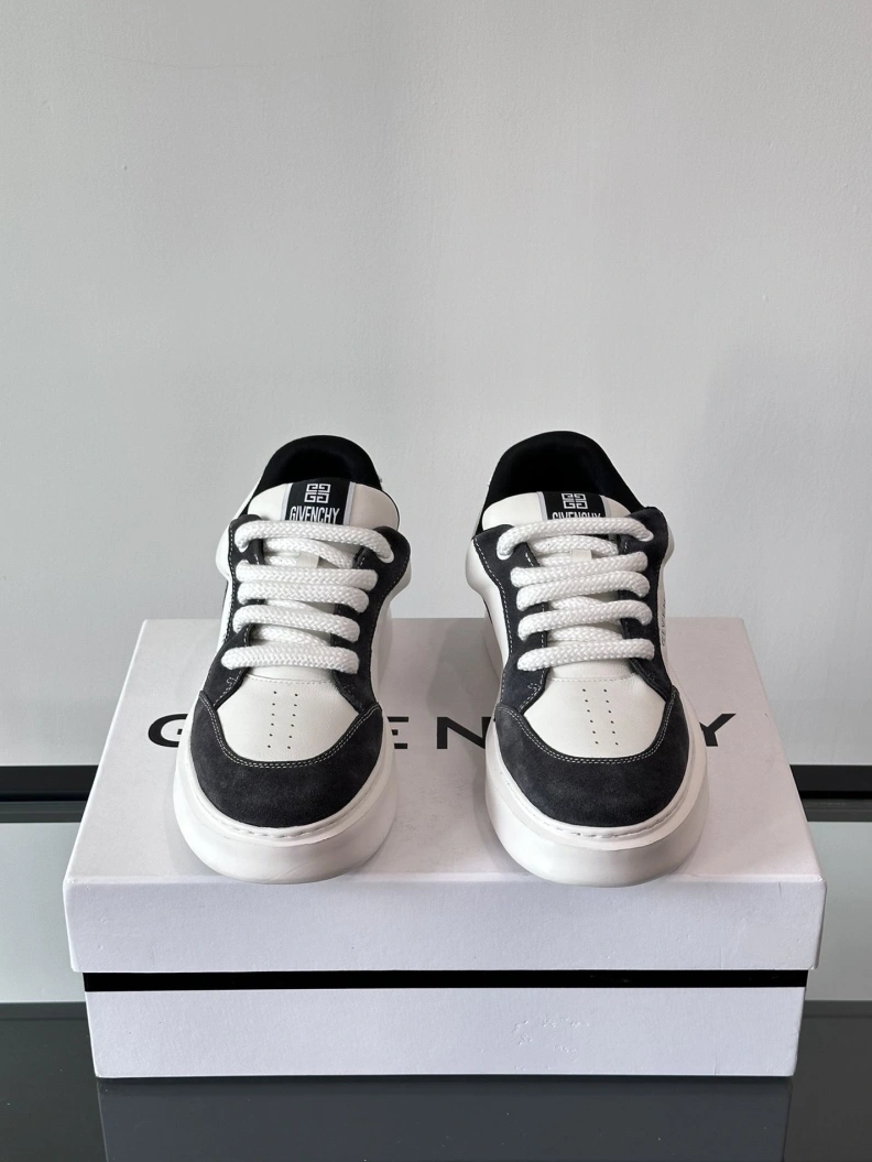 Cozy Gxvxnchy Sneakers 152313