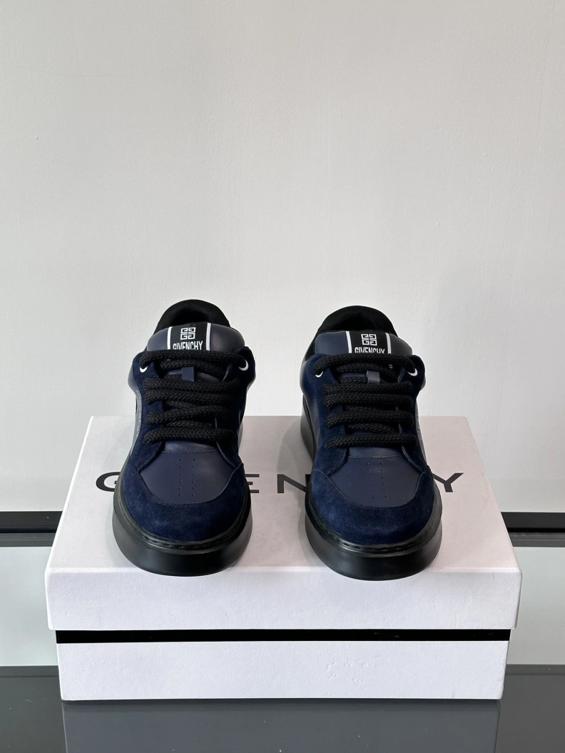 Flexible Gxvxnchy Sneakers 152310