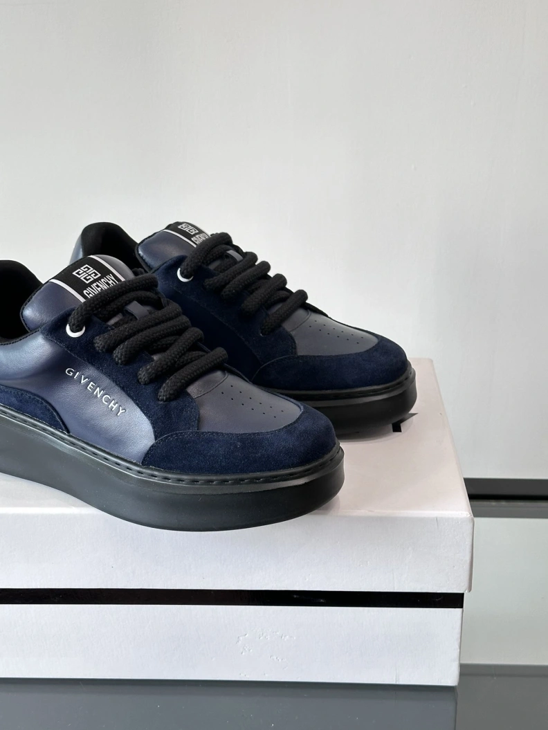 Flexible Gxvxnchy Sneakers 152310