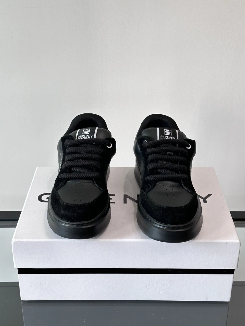 Gxvxnchy Sneakers Bright 152309