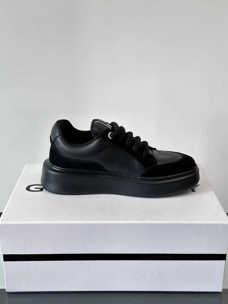 Gxvxnchy Sneakers Bright 152309