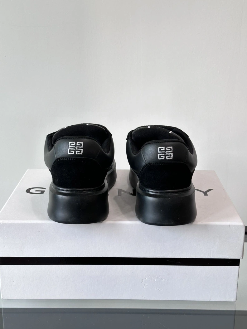 Gxvxnchy Sneakers Bright 152309