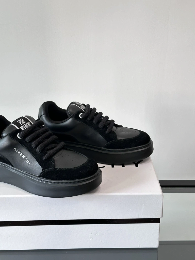 Gxvxnchy Sneakers Bright 152309