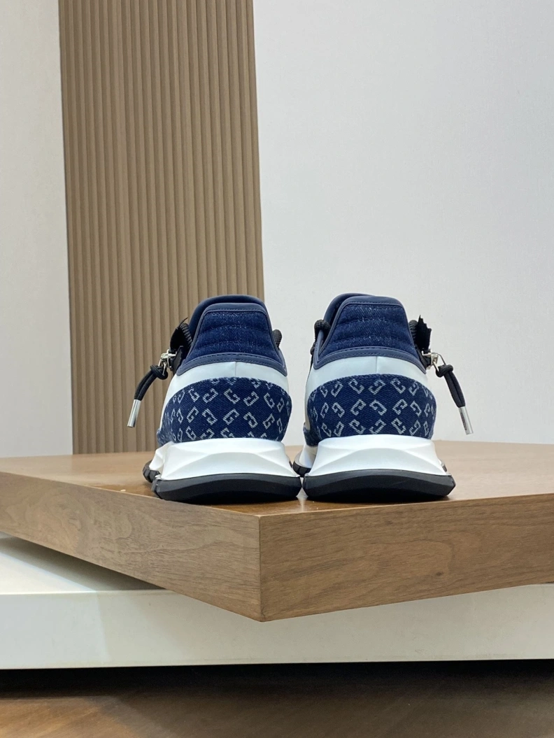 HighQuality Gxvxnchy Sneakers 152306
