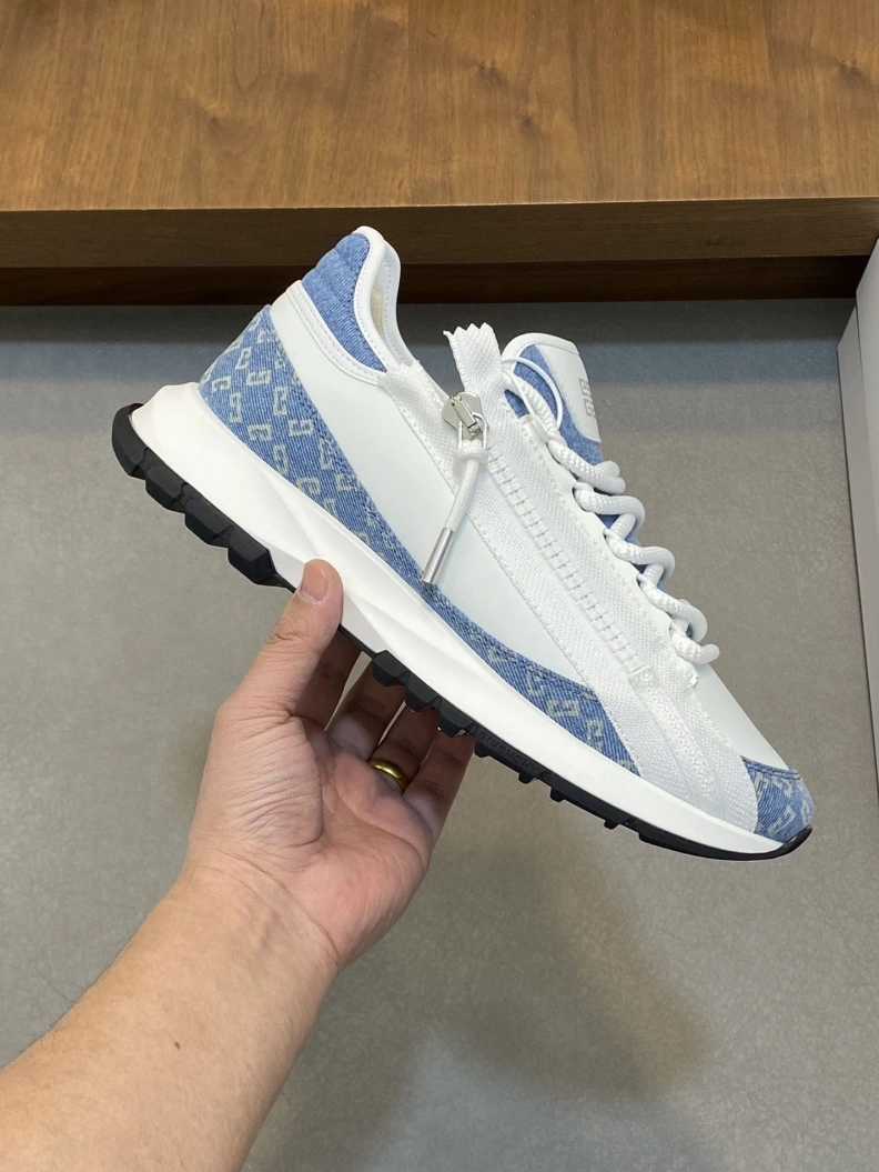 Gxvxnchy Sneakers Unique 152308