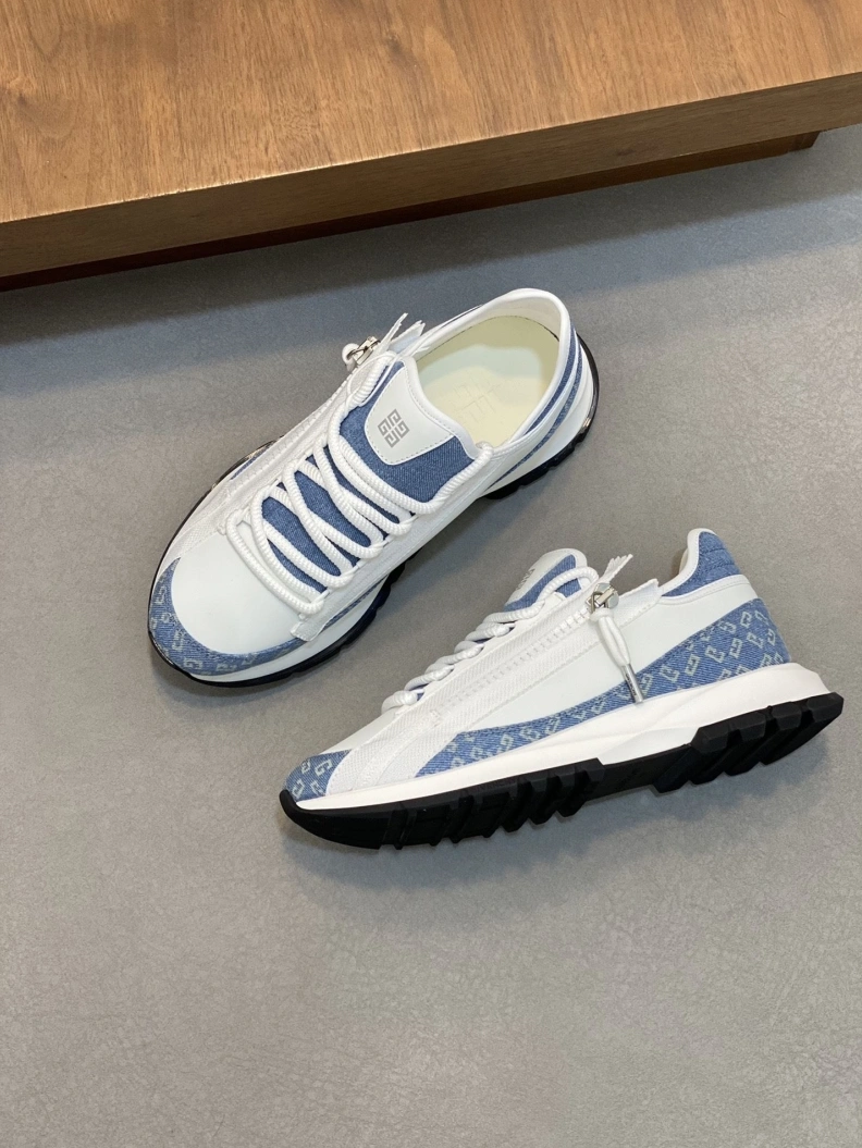Gxvxnchy Sneakers Unique 152308