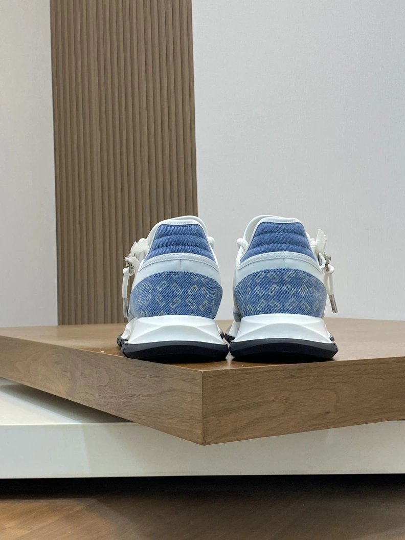 Gxvxnchy Sneakers Unique 152308