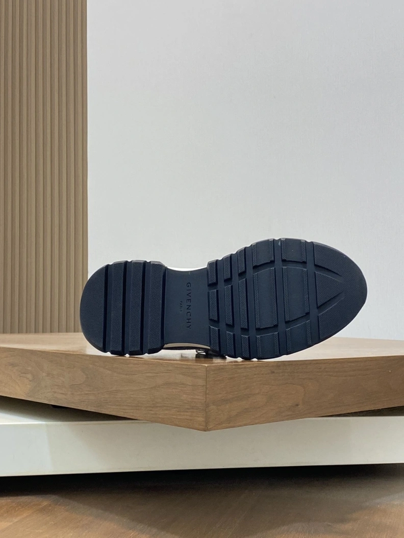Gxvxnchy Sneakers Modern 152307
