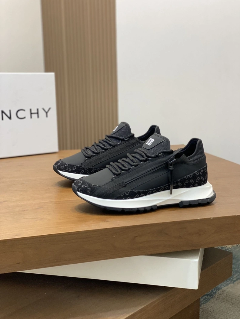 Sleek Gxvxnchy Sneakers 152305