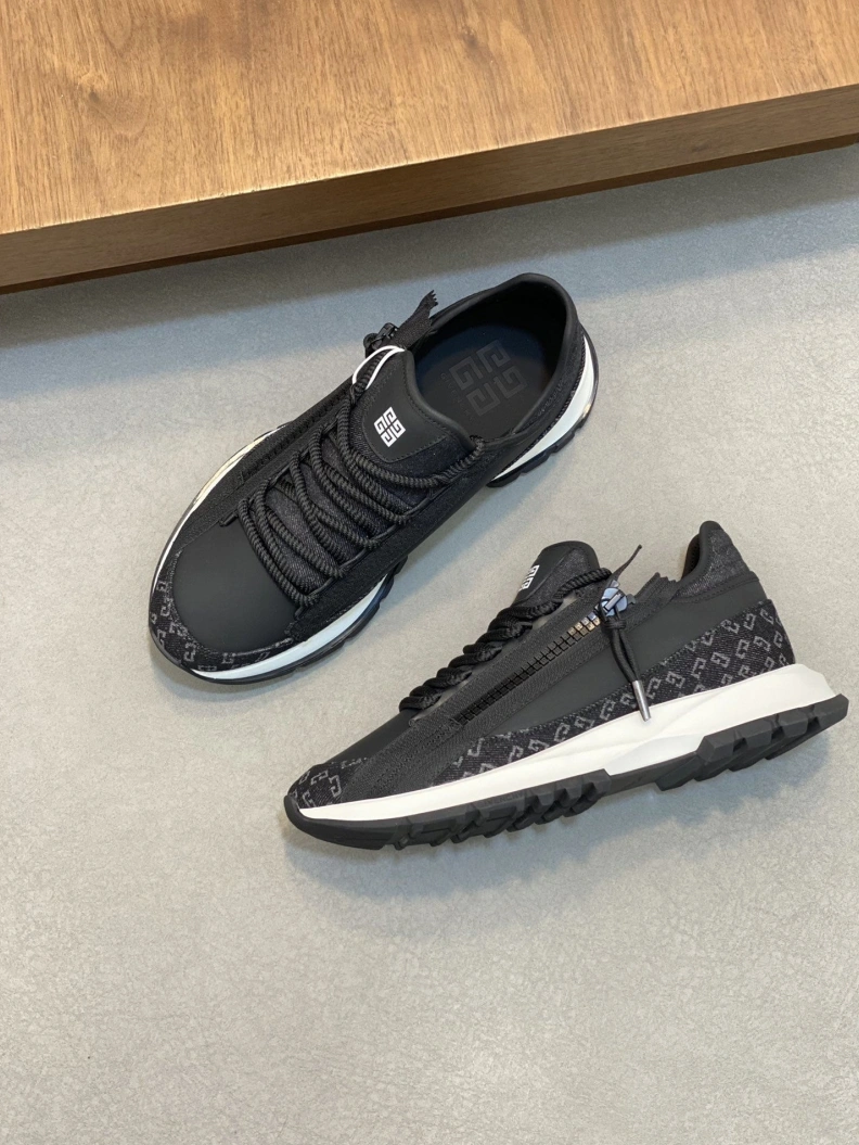 Sleek Gxvxnchy Sneakers 152305