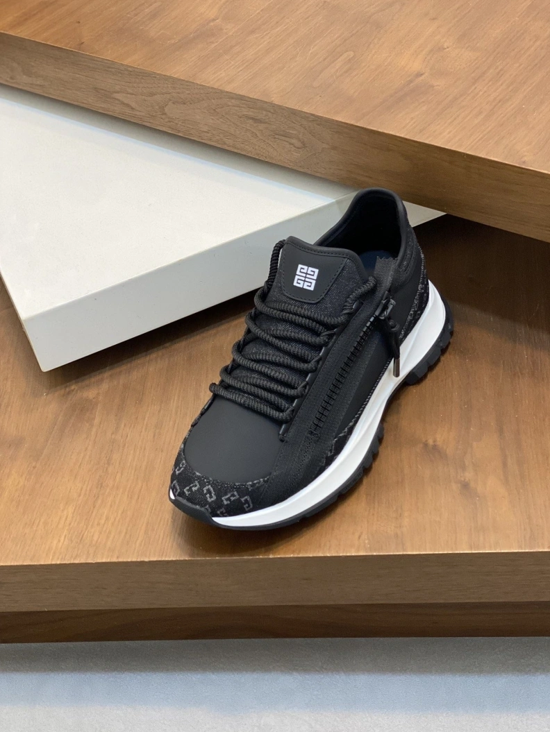 Sleek Gxvxnchy Sneakers 152305