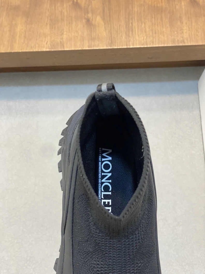 Flexible Mxnclxr Sneakers 197298