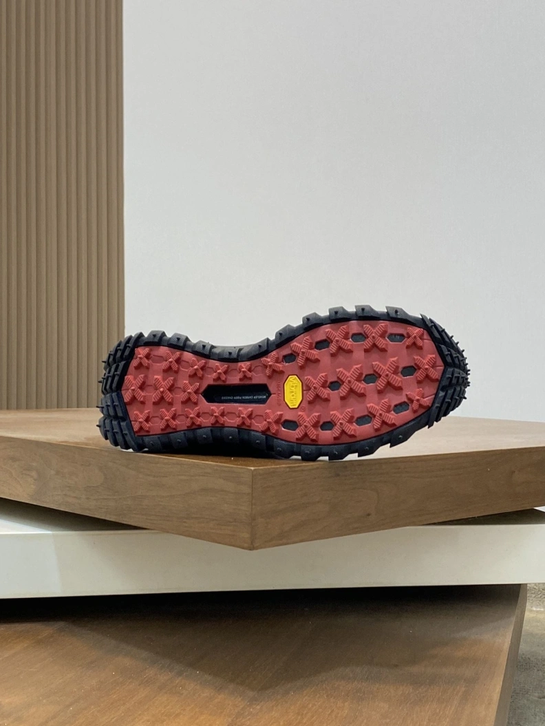 Flexible Mxnclxr Sneakers 197298