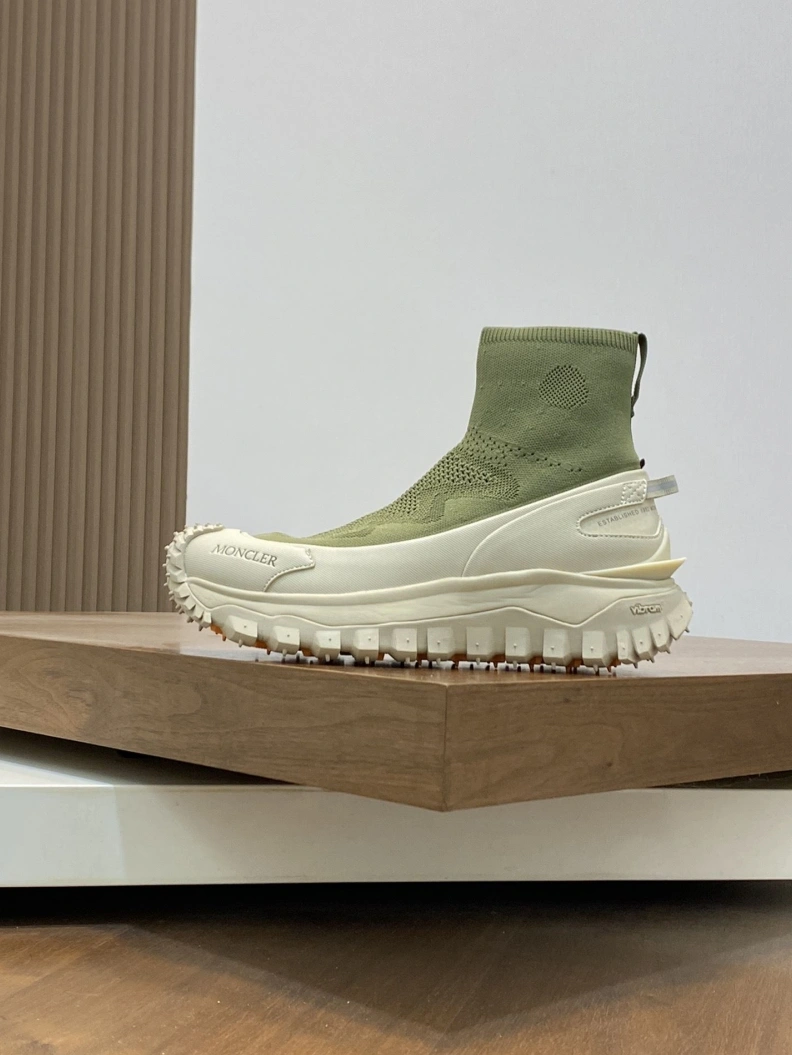 WellDesigned Mxnclxr Sneakers 197299