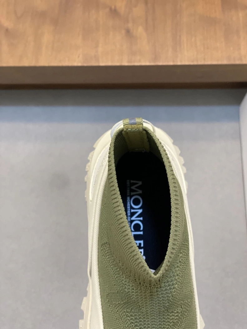 WellDesigned Mxnclxr Sneakers 197299