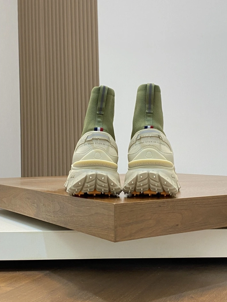 WellDesigned Mxnclxr Sneakers 197299