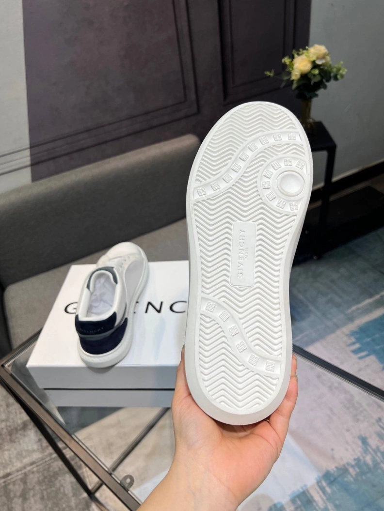 Gxvxnchy Sneakers HighQuality 152303