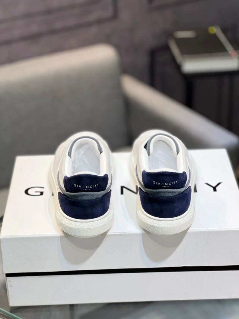 Gxvxnchy Sneakers HighQuality 152303
