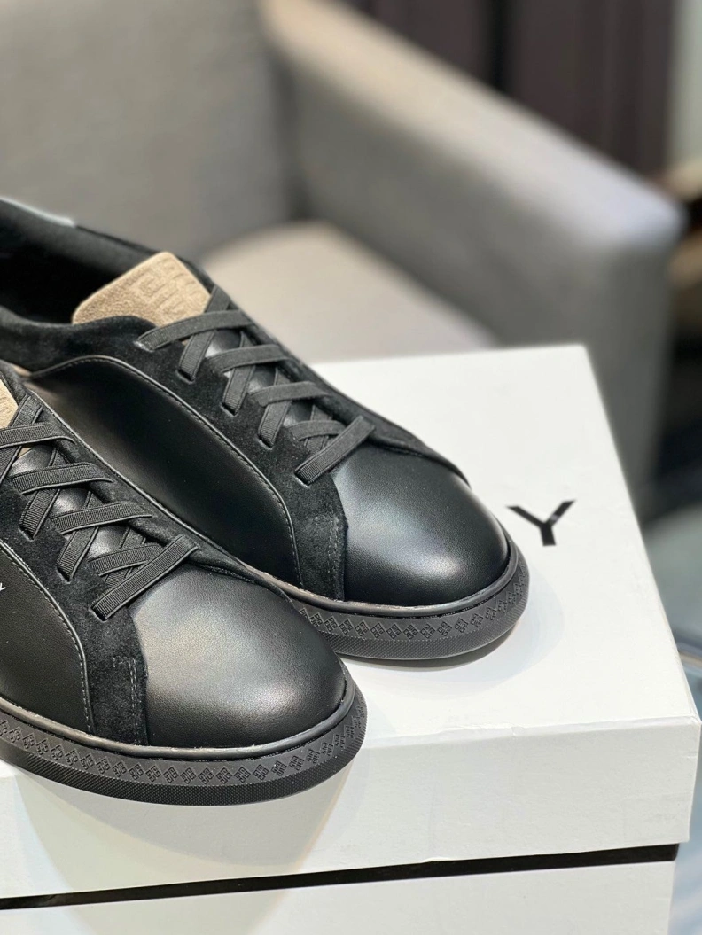 Gxvxnchy Sneakers Compact 152302