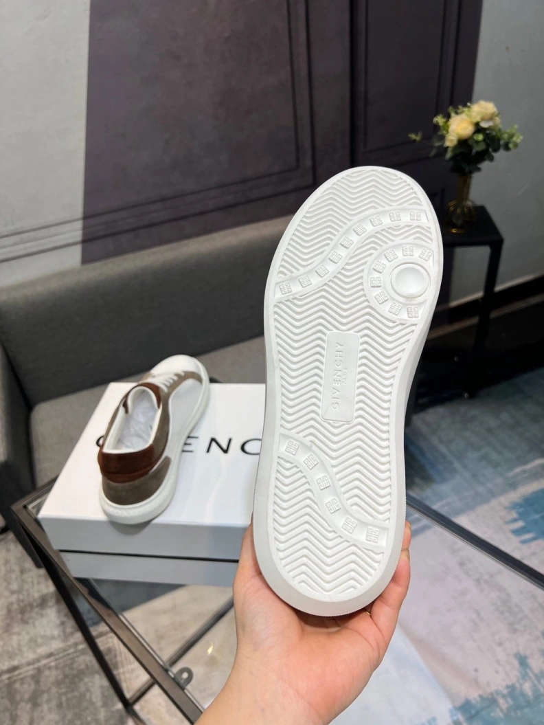 Gxvxnchy Sneakers Unique 152291