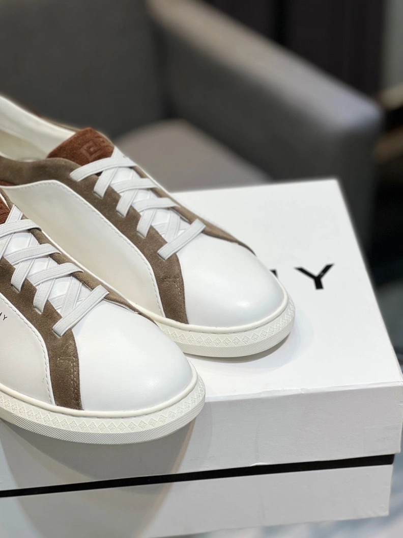 Gxvxnchy Sneakers Unique 152291