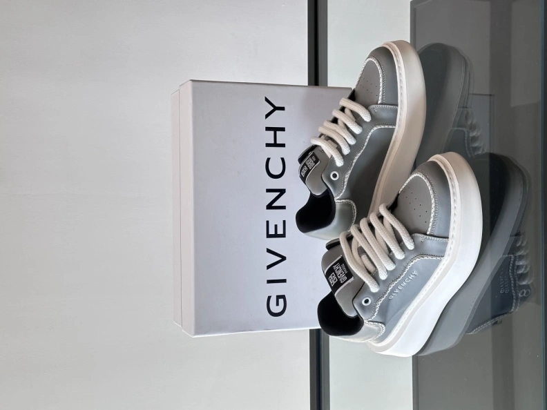 Gxvxnchy Sneakers Stylish 152300