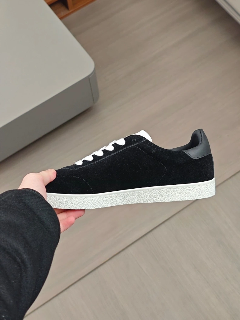 EyeCatching Gxvxnchy Sneakers 152299