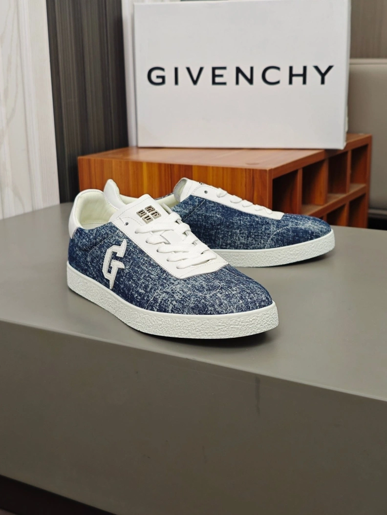 Functional Gxvxnchy Sneakers 152289