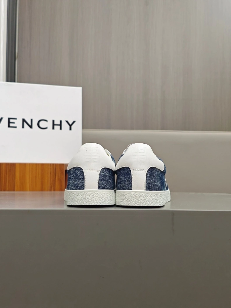 Functional Gxvxnchy Sneakers 152289