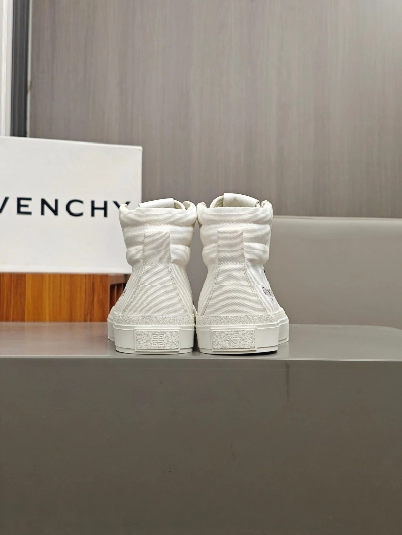 ModernLook Gxvxnchy Sneakers 152294
