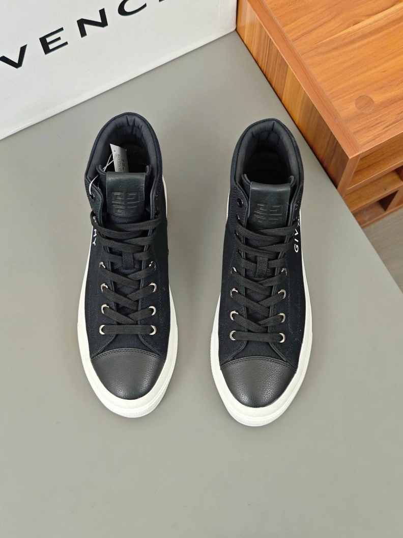 Gxvxnchy Sneakers Bold 152287