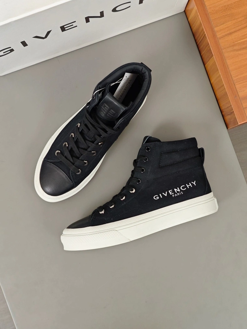 Gxvxnchy Sneakers Bold 152287
