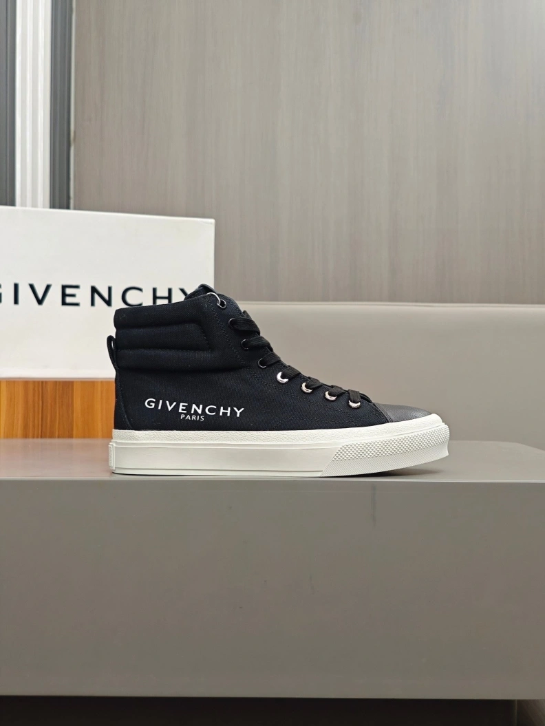 Gxvxnchy Sneakers Bold 152287