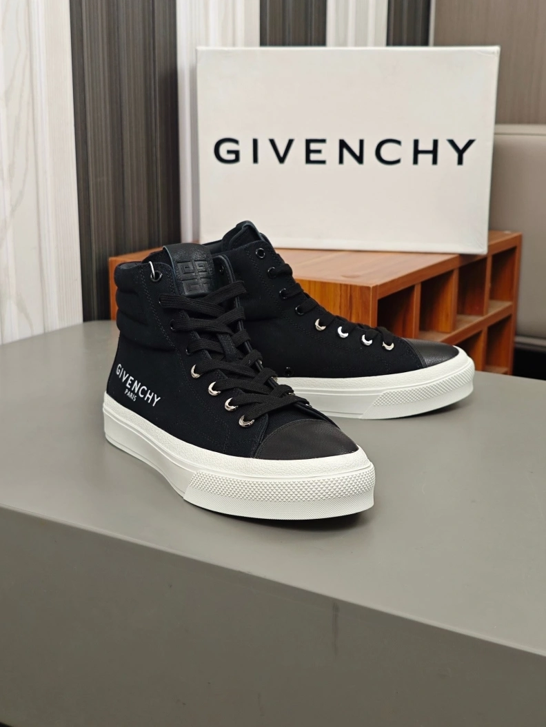 Gxvxnchy Sneakers Bold 152287
