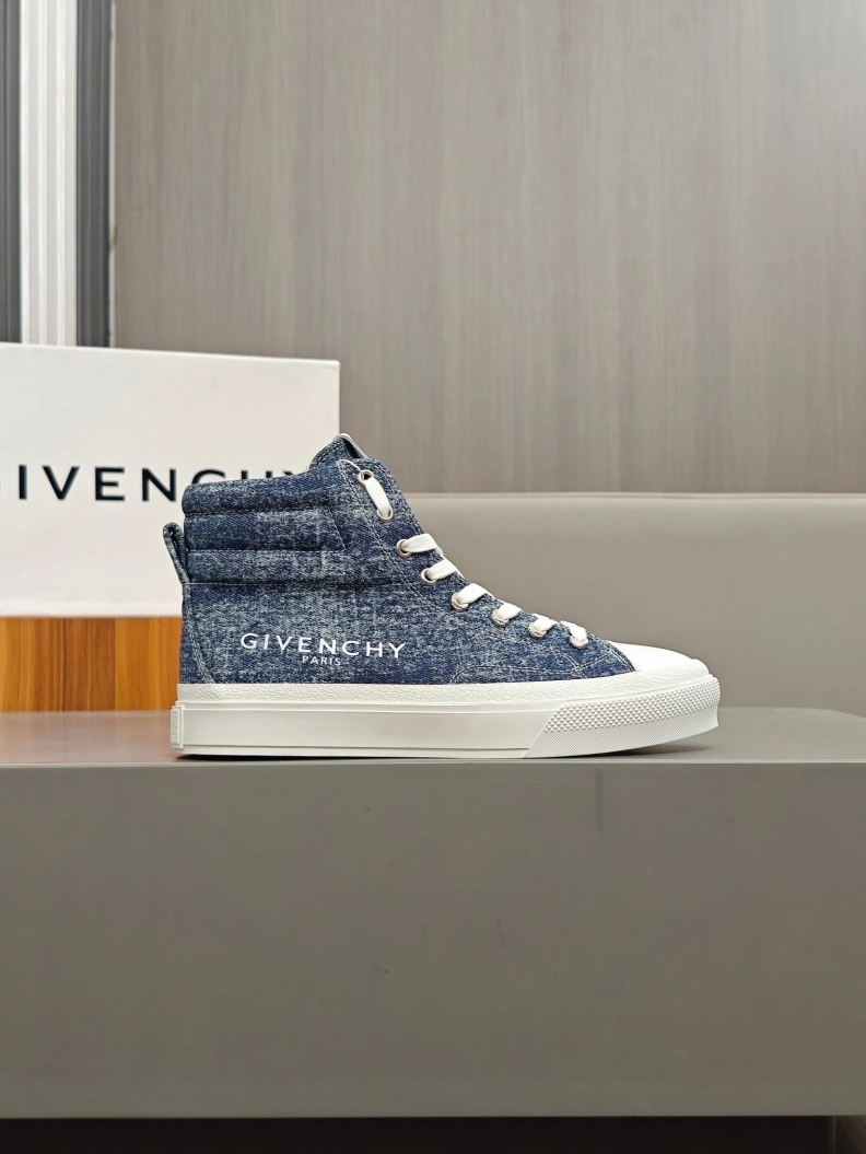 Gxvxnchy Sneakers Bold 152284