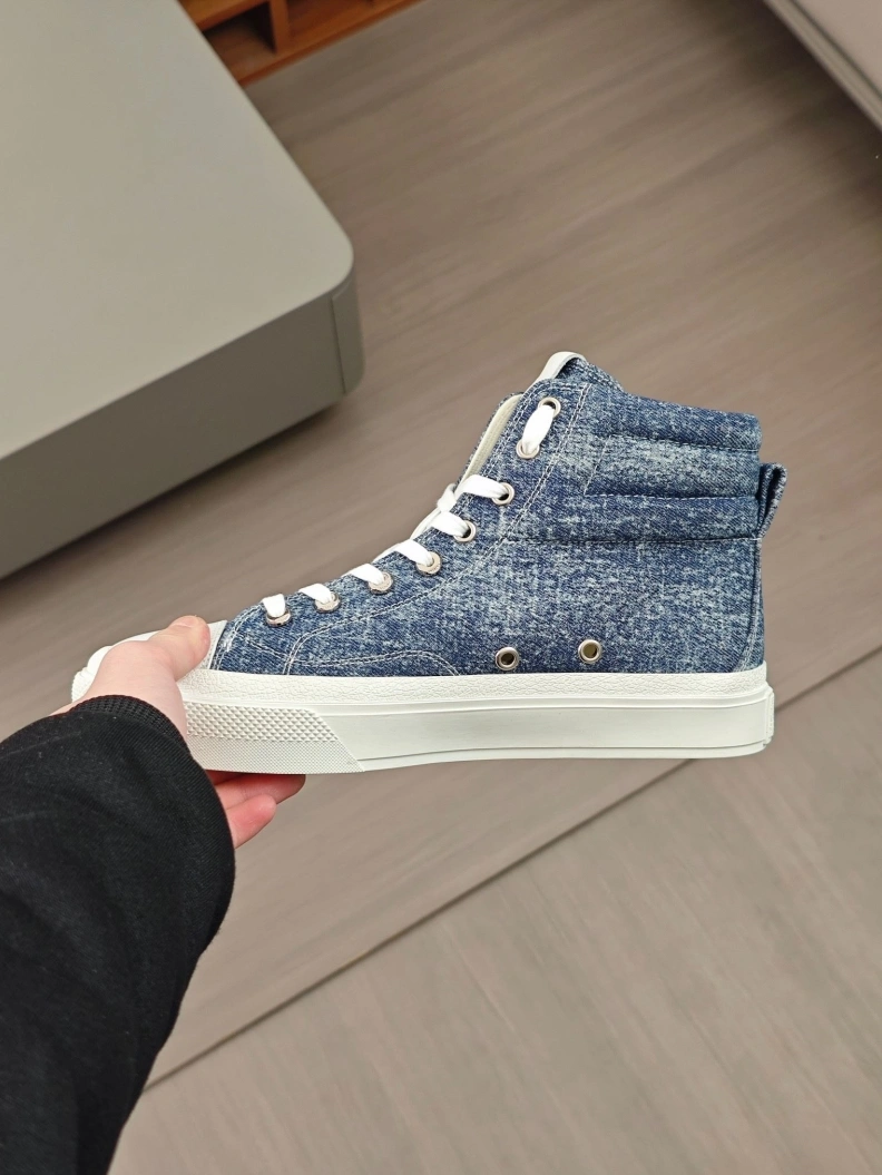 Gxvxnchy Sneakers Bold 152284