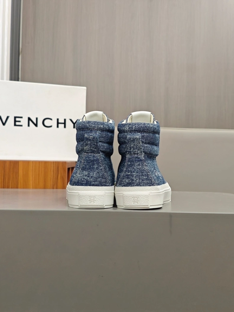 Gxvxnchy Sneakers Bold 152284