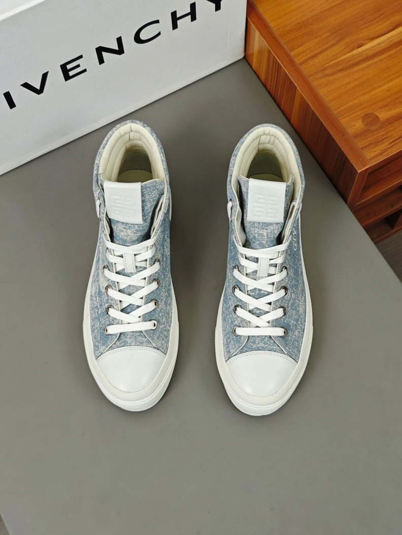 Lightweight Gxvxnchy Sneakers 152295