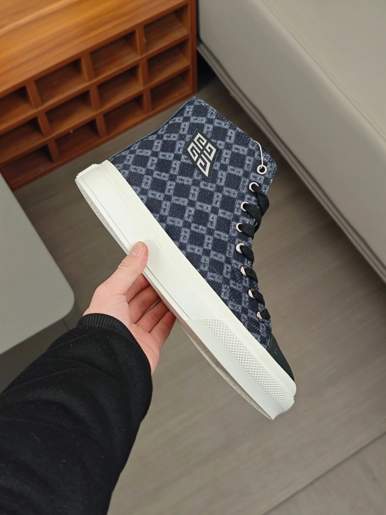 Gxvxnchy Sneakers StreetReady 152279