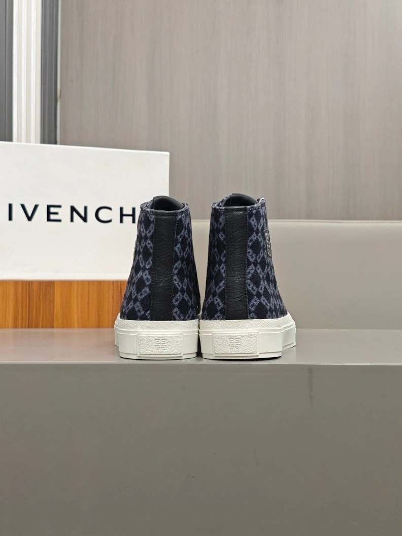 Gxvxnchy Sneakers StreetReady 152279