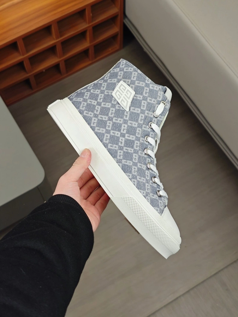 Gxvxnchy Sneakers Lightweight 152277