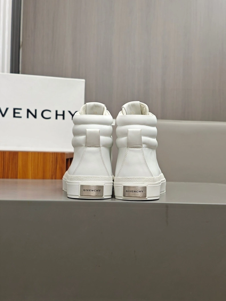 Gxvxnchy Sneakers Minimalist 152275